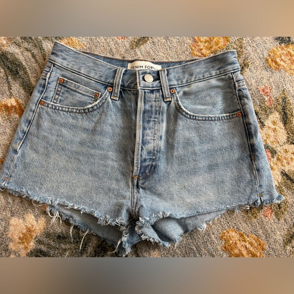 $68 Aritzia Denim Forum Yoko Hi Rise Micro Short 27